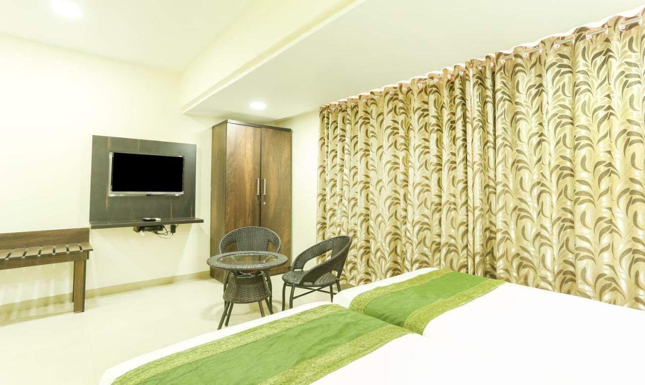 Treebo Trend Aviva Suites Мумбаї Екстер'єр фото